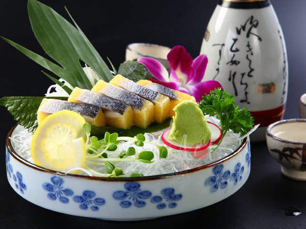 Sashimi Cá Trích Ép Trứng